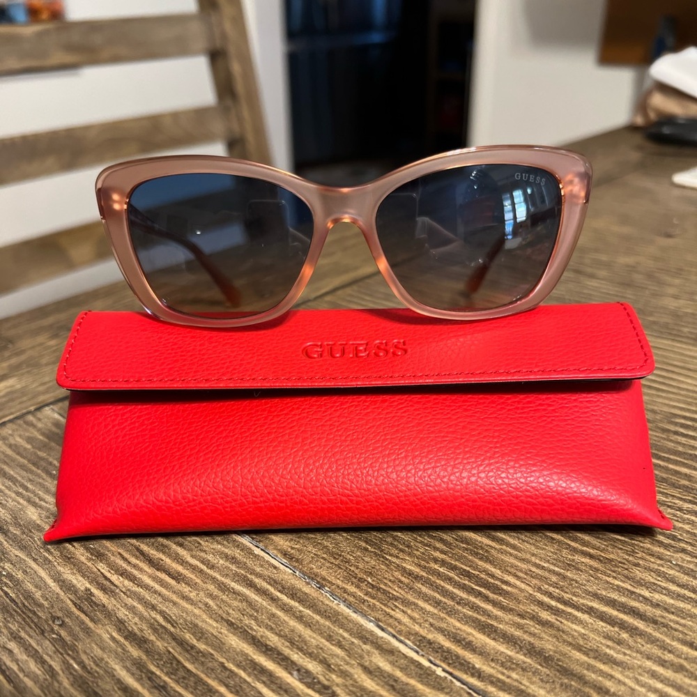 New Guess Women's Sunglasses with Pink Frame and Red Case